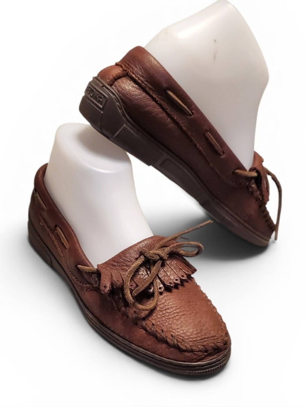 Minnetonka Moccasin Women's Brown Leather Loafers. Size 7.